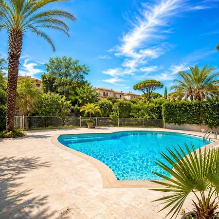 2 A 4 Pers A 500m Centre De Ste Maxime Apartmán